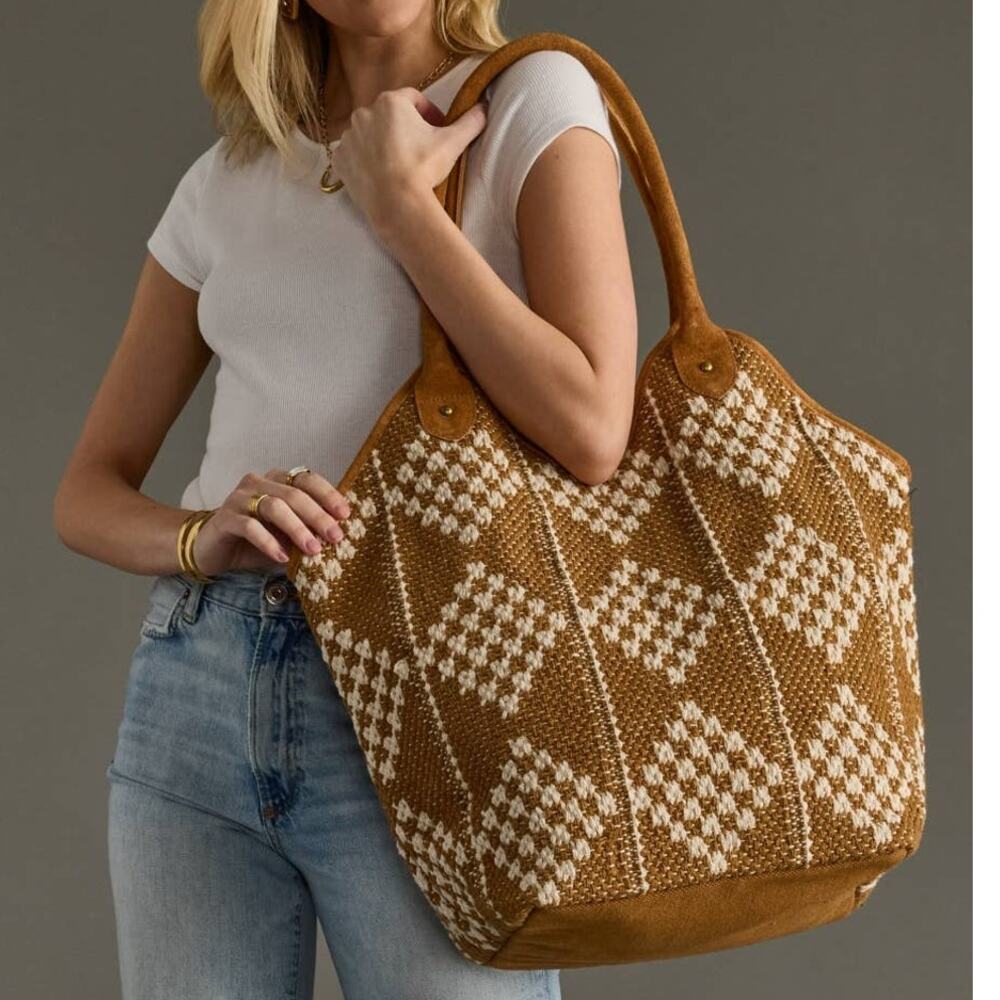 Brown Cream Diamond Woven Tote Bag - Picture 5 of 5